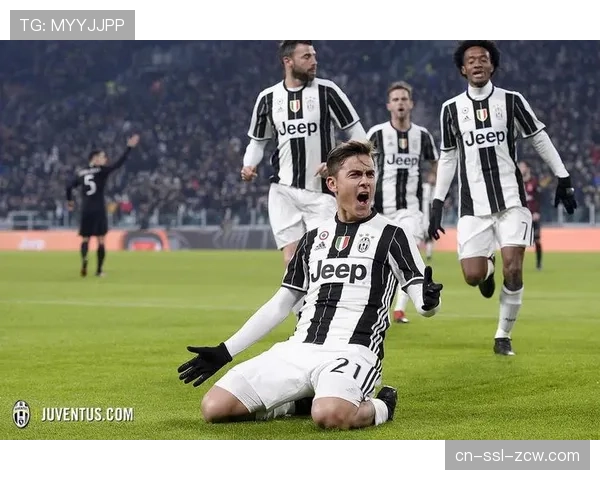 即时：国米对阵罗马第75分钟，迪巴拉开出角球造成门前混战